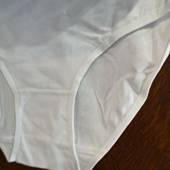 NWT Laura Ashley briefs, size medium, 5-pack - Picture 5 of 8